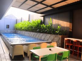 VNC Alam Sutera Hotel Powered by Archipelago，位于Dongkal的酒店