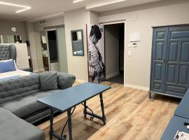 Hotel Cervantes，位于利纳雷斯的低价酒店