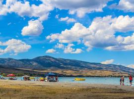 Multi Resorts at Bear Lake，位于加登城的海滩酒店