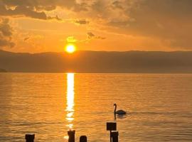 Les bord du Lac Leman，位于锡耶的露营地