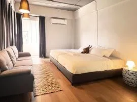 Human Touch Room - Soulful Bangkok Hideout