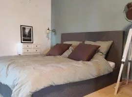 Großes Zimmer mit eigener Terrasse