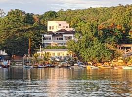By The Bay Oracabessa Extra Guest Suite Option，位于Oracabessa的酒店