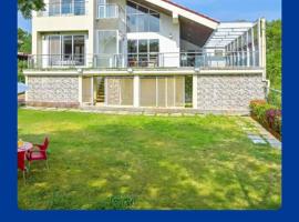 EKOSTAY - Woodpecker Villa，位于伊加特普里的酒店