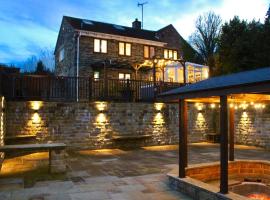 Rural Retreat with Hot Tub, Fire Pit & Games Room，位于谢菲尔德的酒店