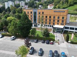 Hotel Steiermarkhof Graz - Aus Holz gebaut, von H&uuml;geln gek&uuml;sst，位于格拉茨的带停车场的酒店