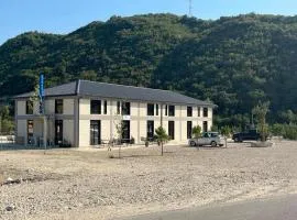 Lumi i Bardhe Hotel & Restaurant