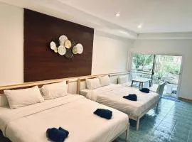 Premium Family Villa Full Garden View With Breakfast