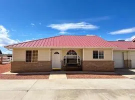 Peaceful Downtown Kanab Family Townhome Dew Drop Inn