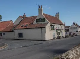 Saracens Head- Above the pub, close to chaple st leonards