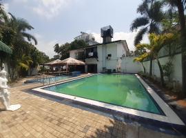 The Sanford Hotel & Restaurant Wattala Colombo，位于瓦特勒的酒店