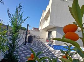Villa MIA - Srima Vodice，位于斯里马的酒店