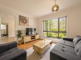 Coomera Gem Duplex 2- Cute & Cosy Home Close to Theme Park，位于黄金海岸的酒店