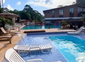 EcoHotel Vale do Sol，位于恩布的酒店