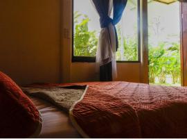 Rio Celeste Cabinas Vista Tenorio，位于El pilon的酒店