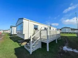 Lovely 8 Berth Caravan At Manor Park Nearby Hunstanton Beach 23107S