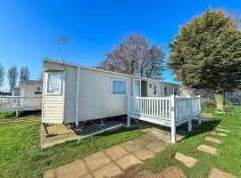 Caravan With Decking At Manor Park In Hunstanton, Sleeps 6 Ref 23045B