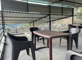 Hilltop Vista homestay，位于穆克缇斯瓦的酒店