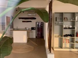 Luxury 4BHK Villa on the Beach in North Goa，位于曼德姆的酒店