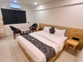 Hotel Royal Manor，位于拉杰果德的酒店