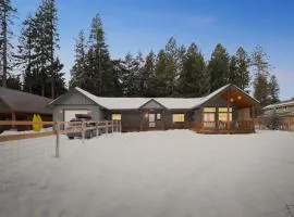 Mountain Retreat with Hot Tub, Game Room and Yard home