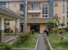 Staycation in Tagaytay Woodhills Residences，位于大雅台的宠物友好酒店