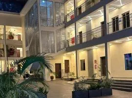 STP Apartments，位于阿布贾纳姆迪·阿齐基韦国际机场 - ABV附近的酒店