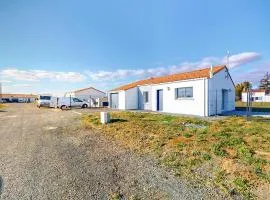 Lovely Home In Les Magnils-Reigniers