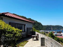 香や野 kayano 海と富士山を一望できる1棟貸し宿 岡田港まで徒歩5分，位于大岛的海滩酒店