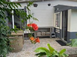 Nomad Laryssiou on camping GT Keiheuvel parcel 371，位于Balen的酒店