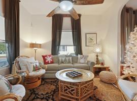 Charming Three bedroom Luxury Oasis，位于洛迪的酒店