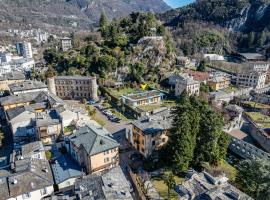 Piazza Castello LT，位于基亚文纳的酒店