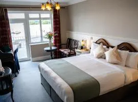 Lakeside Manor Hotel