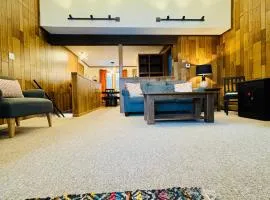 Retro Ski-In Ski-Out Villa at Powderhorn Mountain