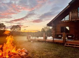 Stunning Log Cabin Getaway at The Hannu Haus