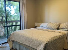 Homestay River Retreat Waiwera，位于Puhoi的酒店