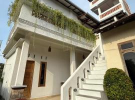 Watukarung Kaderi's Home，位于巴芝丹的海滩短租房