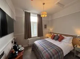 Private Single Stay Scenic Base in Peak District Pass the Keys