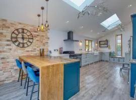 Countryside Retreat with Hot Tub