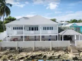 Villa-San-Souci Oceanfront, Gated 3-Bedroom, Free Parking