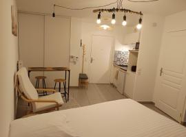 里昂东维拉维住宿加早餐旅馆，位于圣普列斯特的酒店