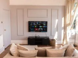 Luxuria Apartments 2- Bedroom Luxury Apartment