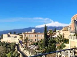 Lyssa Holiday Apartments