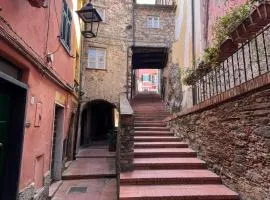 La Corsara-La casa nella roccia