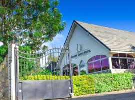 Golden Gates Hotel，位于Mweiga的带泳池的酒店