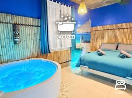 Narbnb - BORA-BORA SUITE - Jacuzzi - Centre - Clim，位于纳博讷的带按摩浴缸的酒店