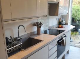 Luxury apartment close to beach，位于伯恩茅斯的酒店