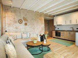 Philia Luxury Living，位于尼欧波洛伊的豪华酒店