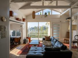 ペット可 撮影商用利用可 The Cabin Ashina 富士山と海を望むヴィンテージ平屋一棟貸し南葉山，位于横须贺市的木屋