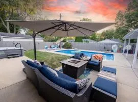 Pristine Oasis, Hot tub, Pool bar, Bags,Fire-Table
